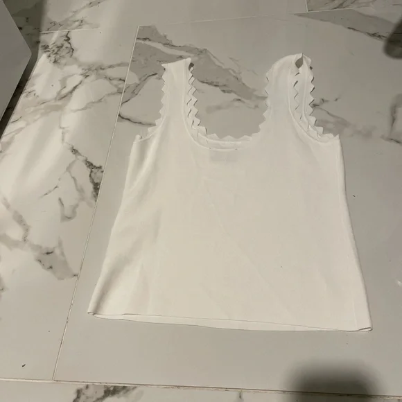 TUCKERNUCK White Ric Rac Compression Tank - Picture 3 of 6